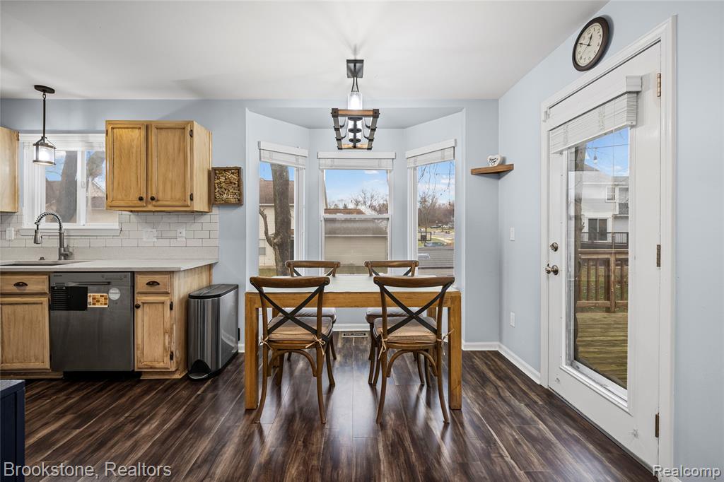 510 Woodland Hills Drive, Walled Lake, MI 48390 — Photo 17