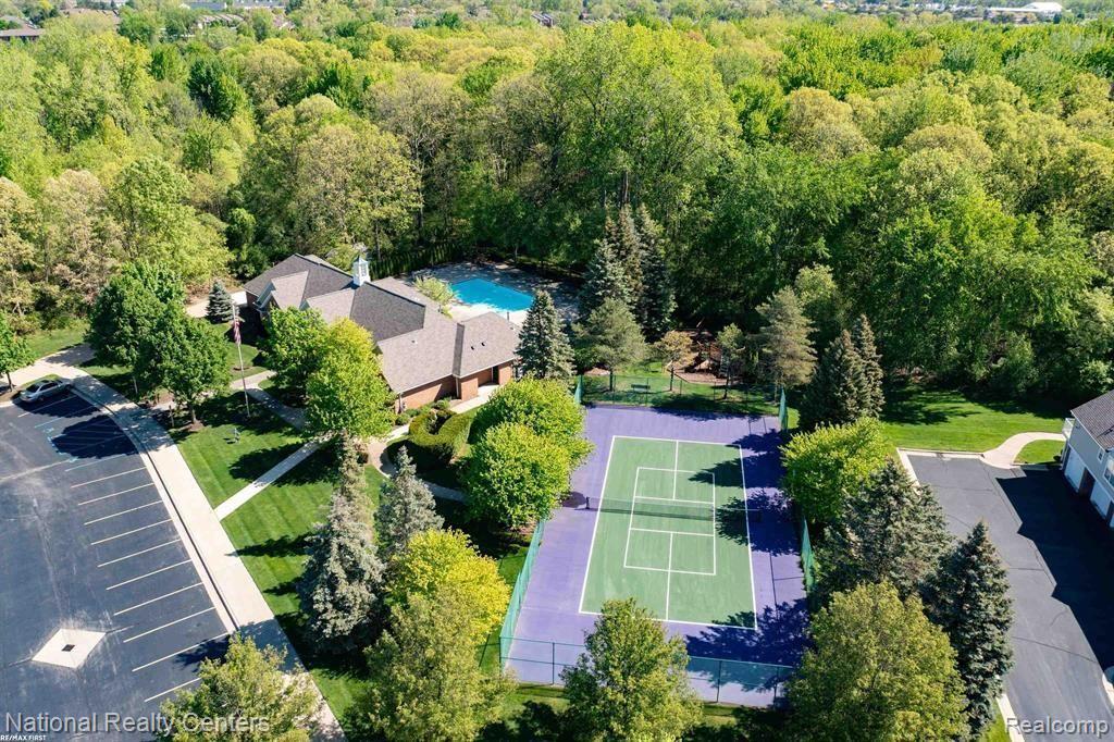 4293 BERKSHIRE Drive, Sterling Heights, MI 48314 — Photo 19