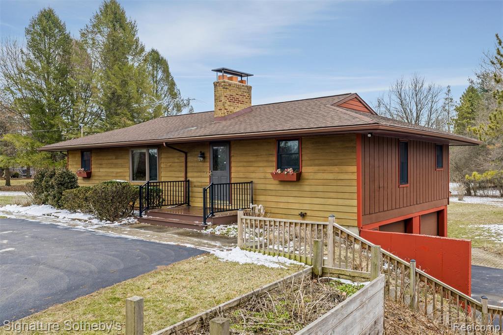 2530 Newlyn Dr., Dexter, MI 48130 — front exterior