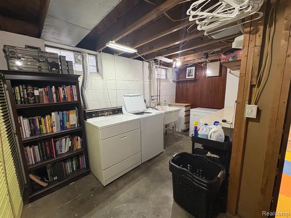 409 Belanger Street, Grosse Pointe Farms, MI 48326 — Photo 33