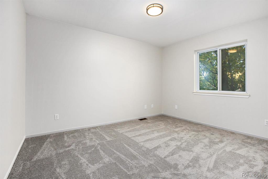 404 N Sybald Street, Westland, MI — Photo 22