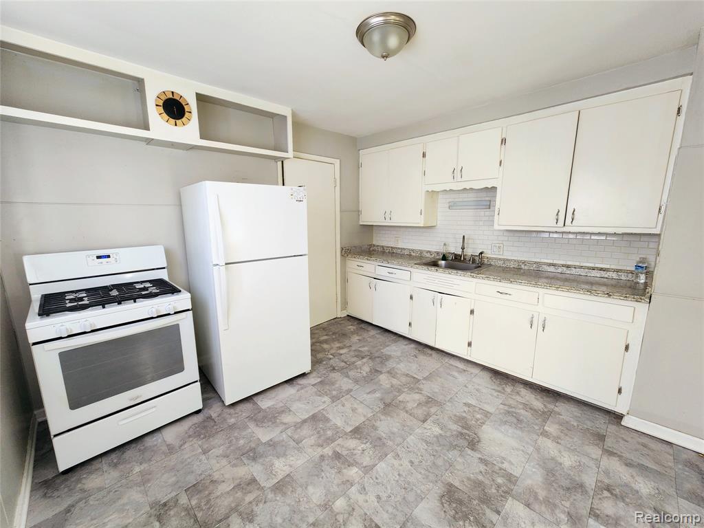 6147 Whitefield Street, Dearborn Heights, MI 48127 — Photo 10