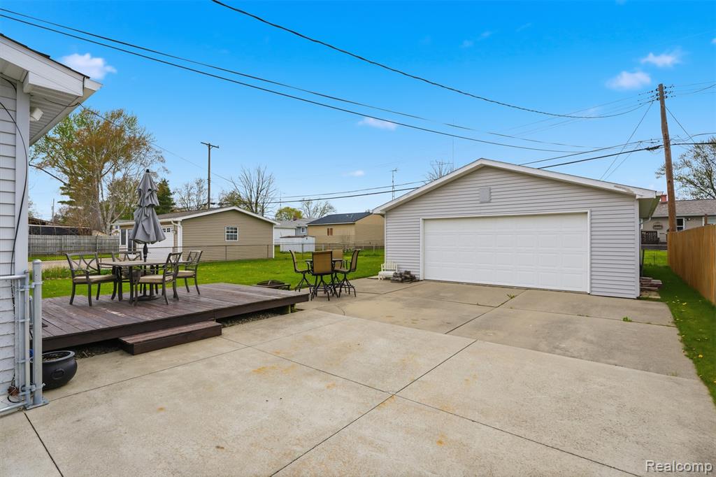 5208 Don Shenk Drive, Swartz Creek, MI 48473 — Photo 19