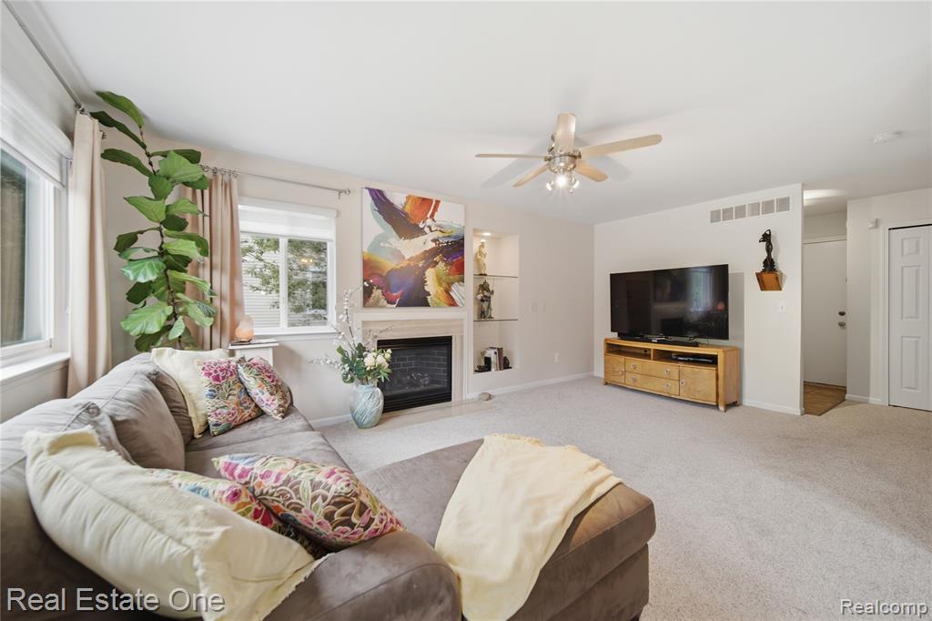 8576 Barrington Drive, Ypsilanti, MI 48198 — Photo 16