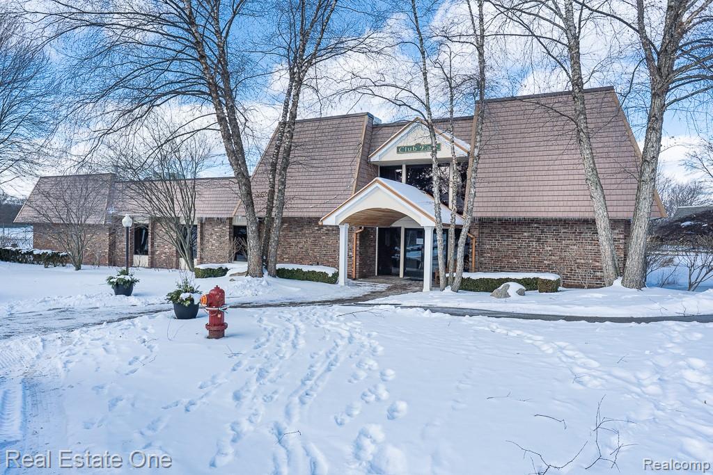 5075 Buckingham Drive, Troy, MI 48098 — Photo 6