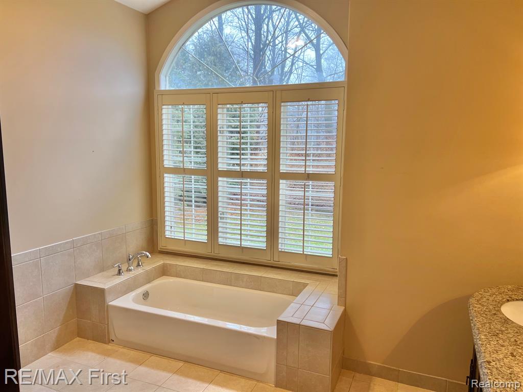 2483 Hickory Glen Drive, 3, Bloomfield Hills, MI 48304 — Photo 21