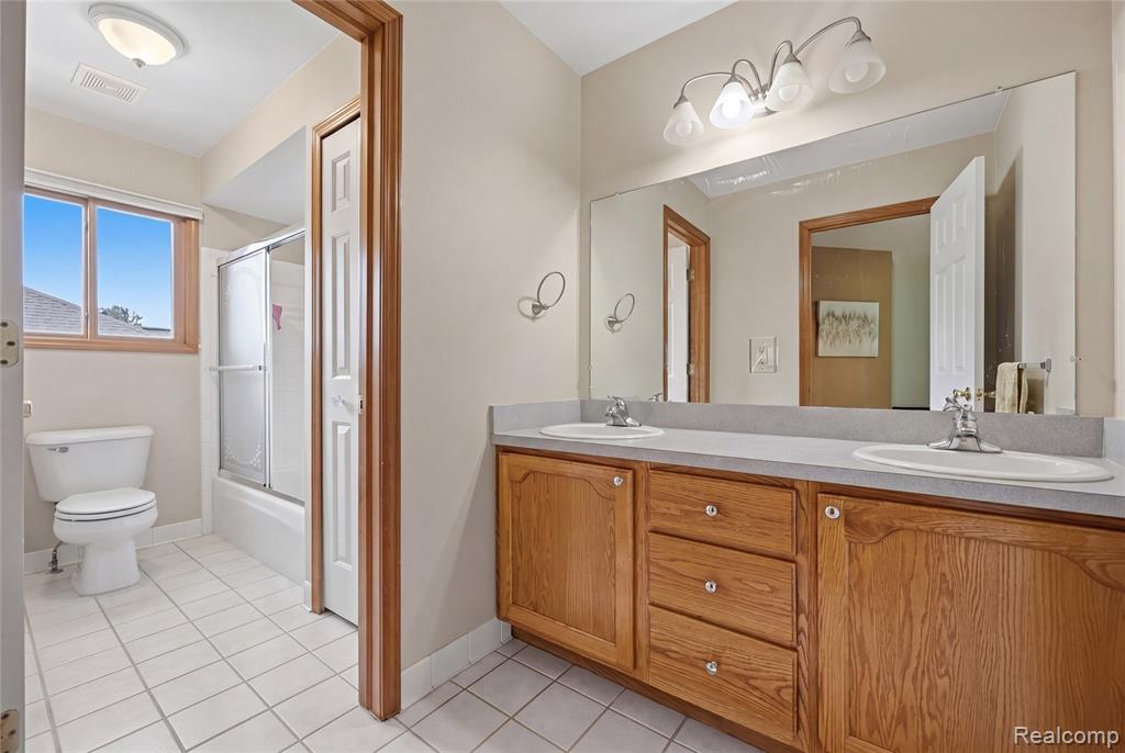 35724 Saint Clair Drive, New Baltimore, MI 48047 — Photo 30