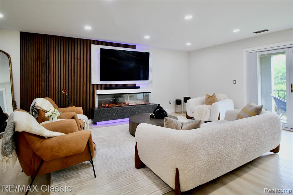 42160 Woodward Avenue, Bloomfield Hills, MI 48304 — Photo 9