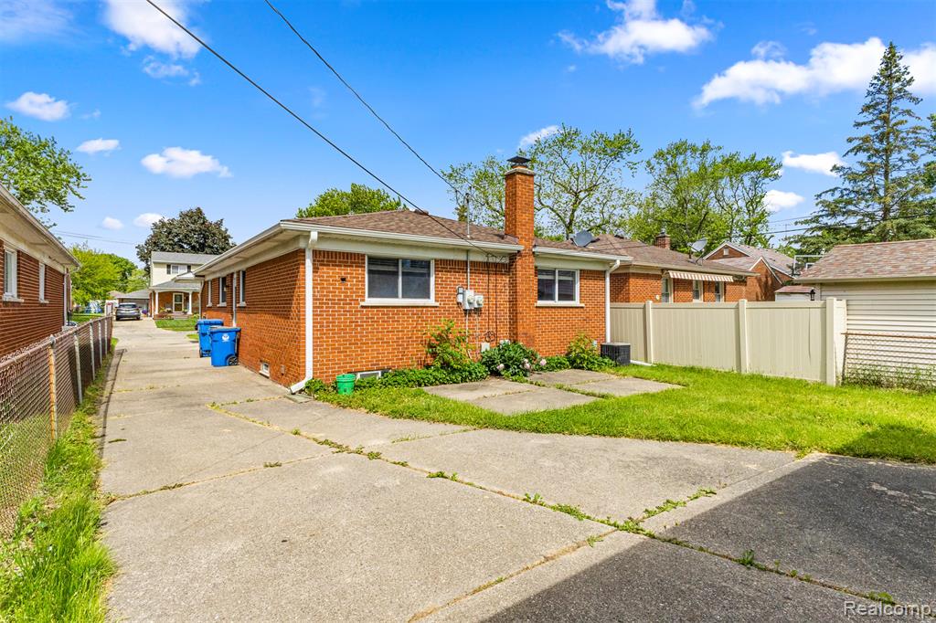 7420 COLONIAL Street, Dearborn Heights, MI 48127 — Photo 25