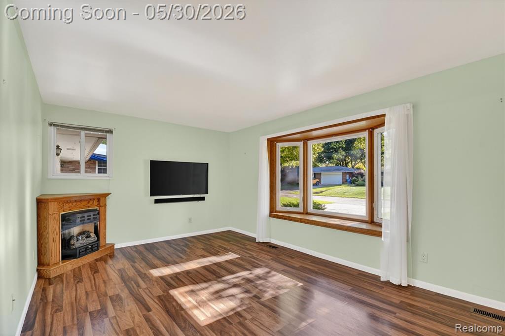 721 Robbinann Drive, Waterford, MI 48328 — Photo 4