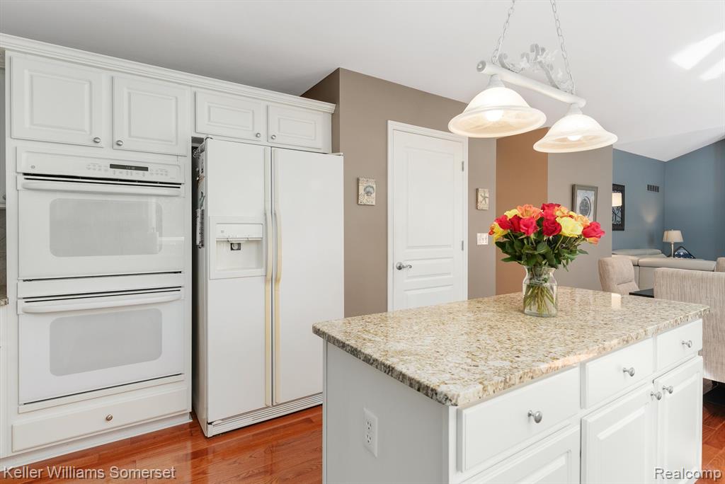 55328 BELMONT Drive, Shelby Twp, MI 48315 — Photo 27