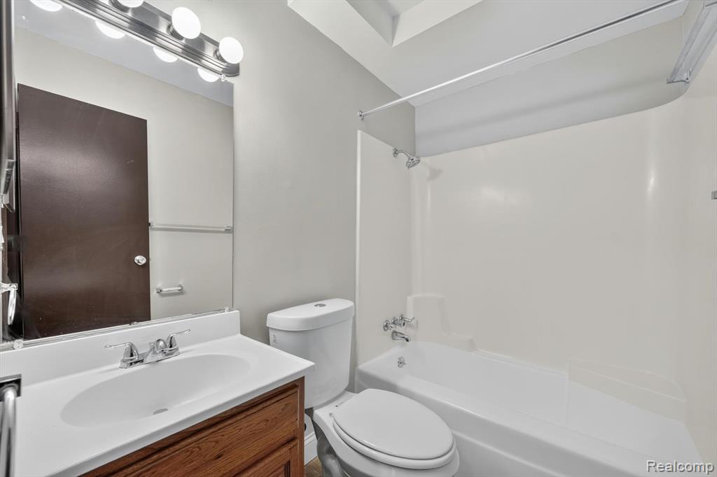 39440 Muffatt, Harrison Township, MI — Photo 19