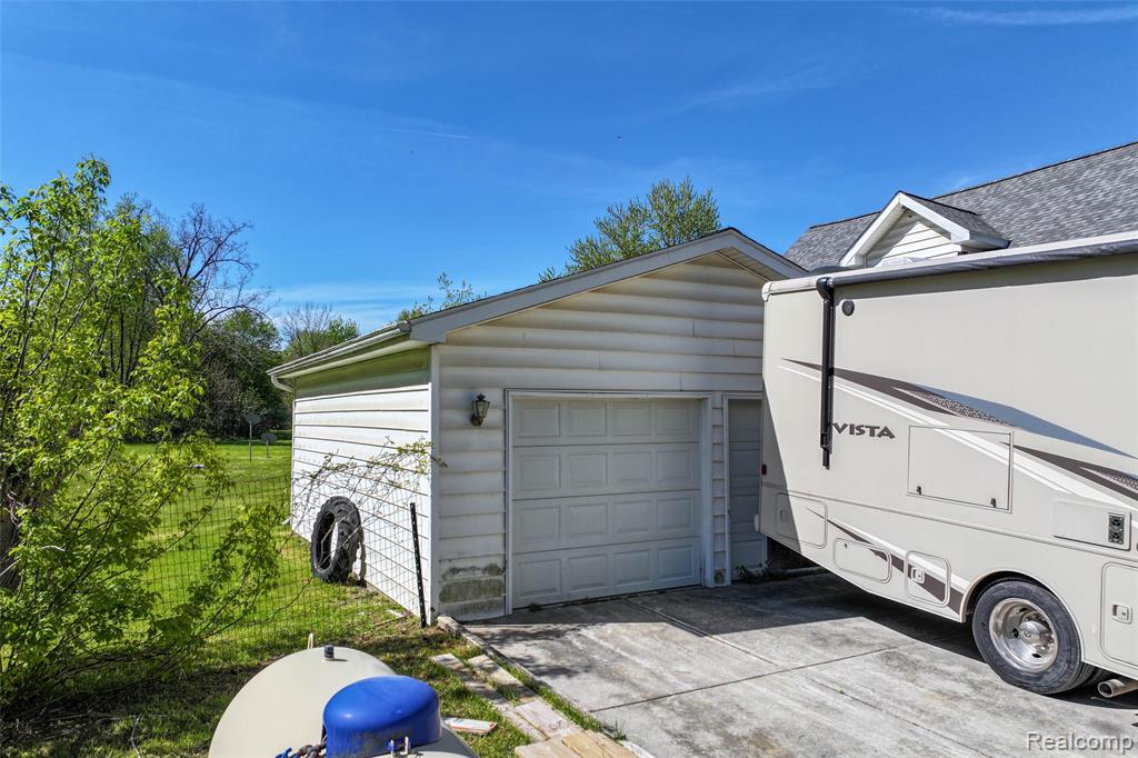 11472 E Lippincott Boulevard, Davison, MI 48423 — Photo 51