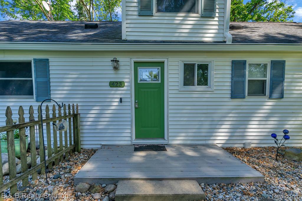 423 LOU ALICE Drive, Columbiaville, MI 48421 — Photo 4