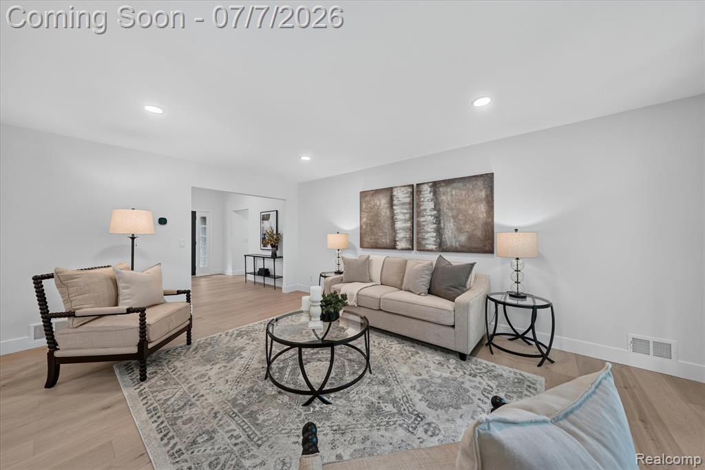 756 Great Oaks Drive, Bloomfield Hills, MI 48304 — Photo 11