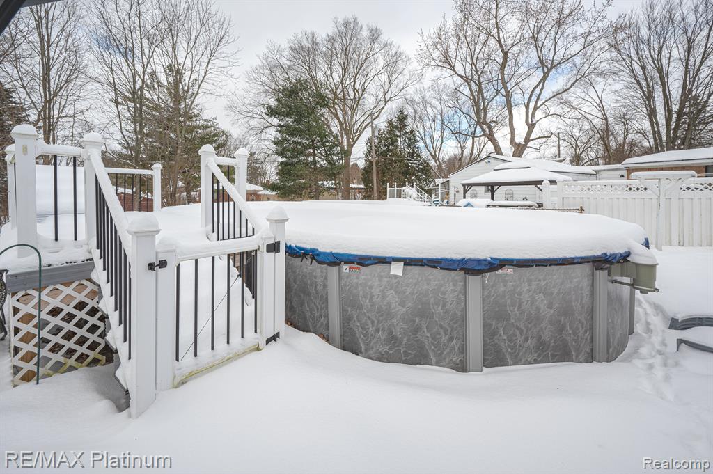 710 MANORDALE Court, Milford, MI 48381 — Photo 9