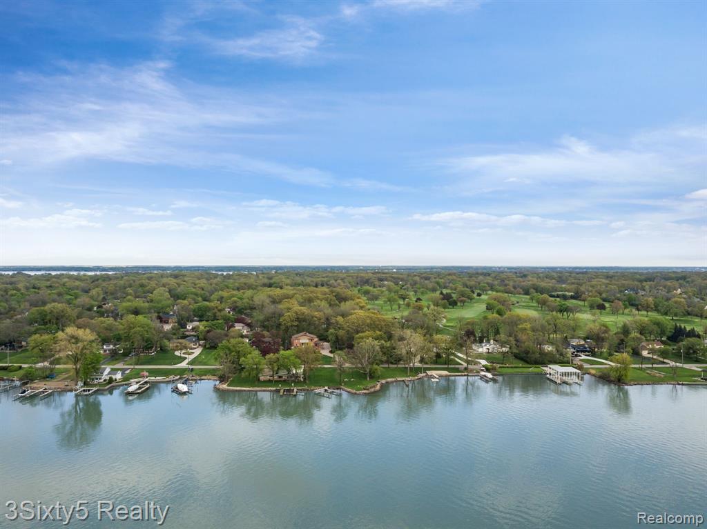 2465 RIVERSIDE Drive, 312, Trenton, MI 48183 — Photo 28