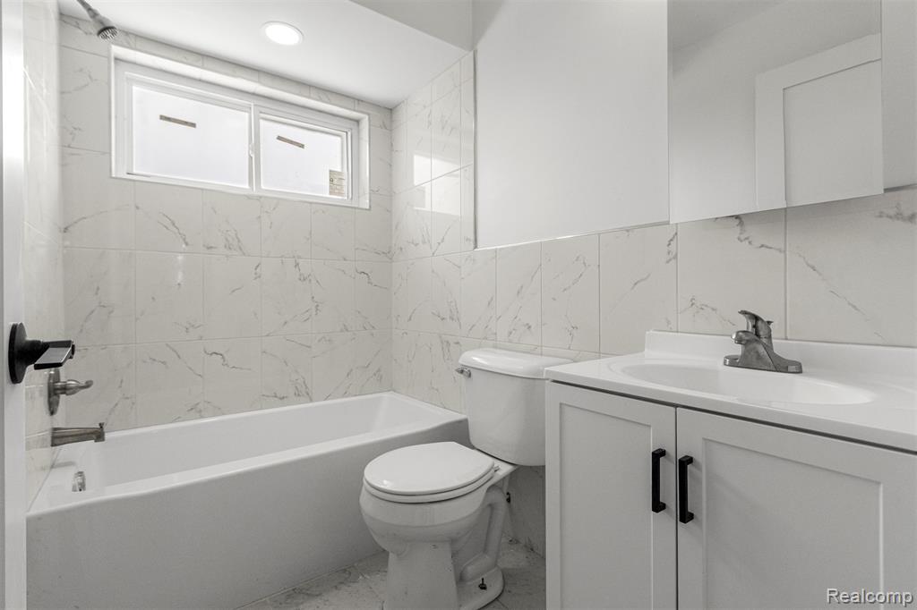 8932 Wormer, Redford, MI 48239 — Photo 16