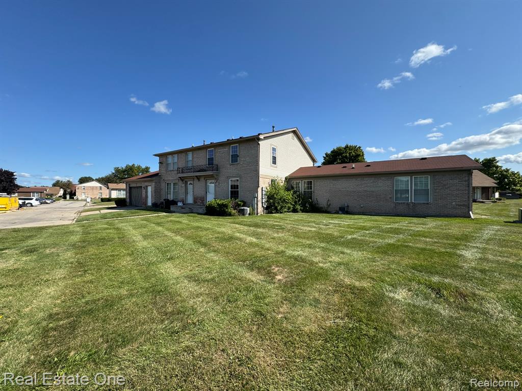 8852 Sunrise Drive, Sterling Heights, MI 48312 — Photo 3