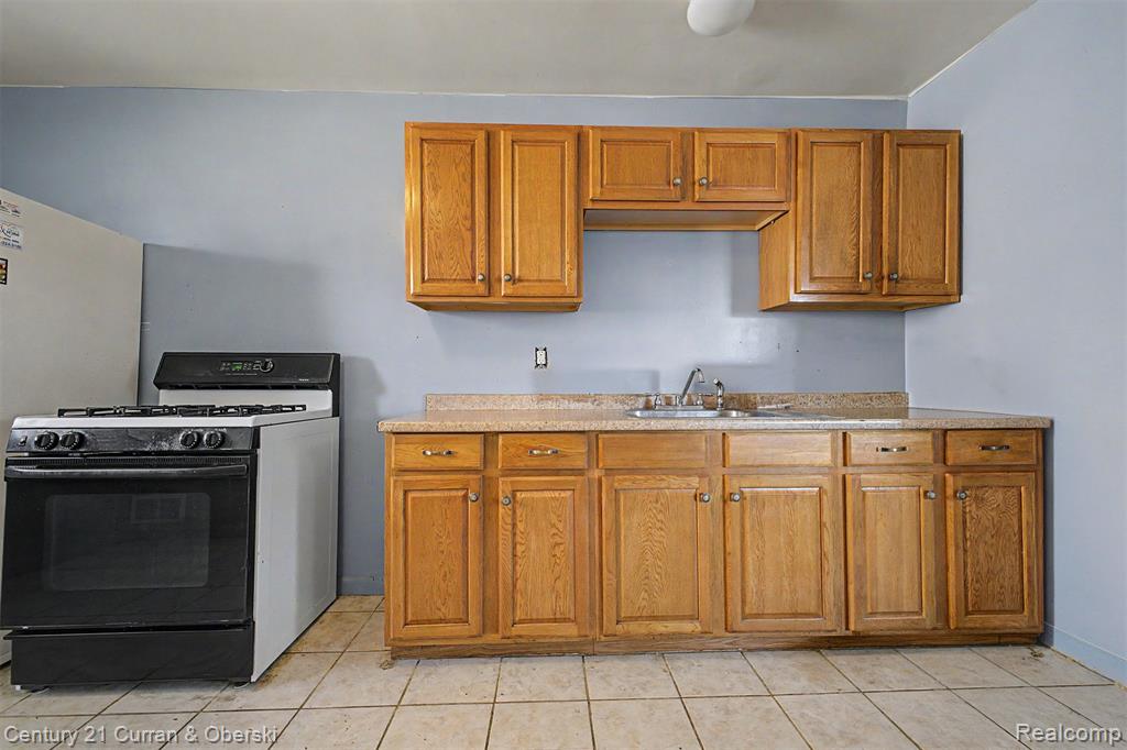1504 McLain Avenue, Lincoln Park, MI 48146 — Photo 6