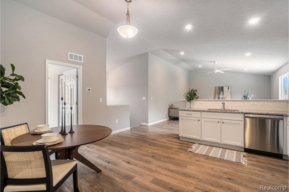 7107 TIMBERLINE Drive, Flint, MI 48507 — Photo 24