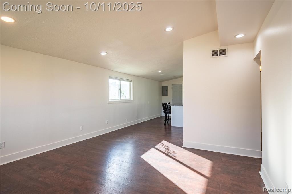 444 S Felker Avenue, Hazel Park, MI 48030 — Photo 6