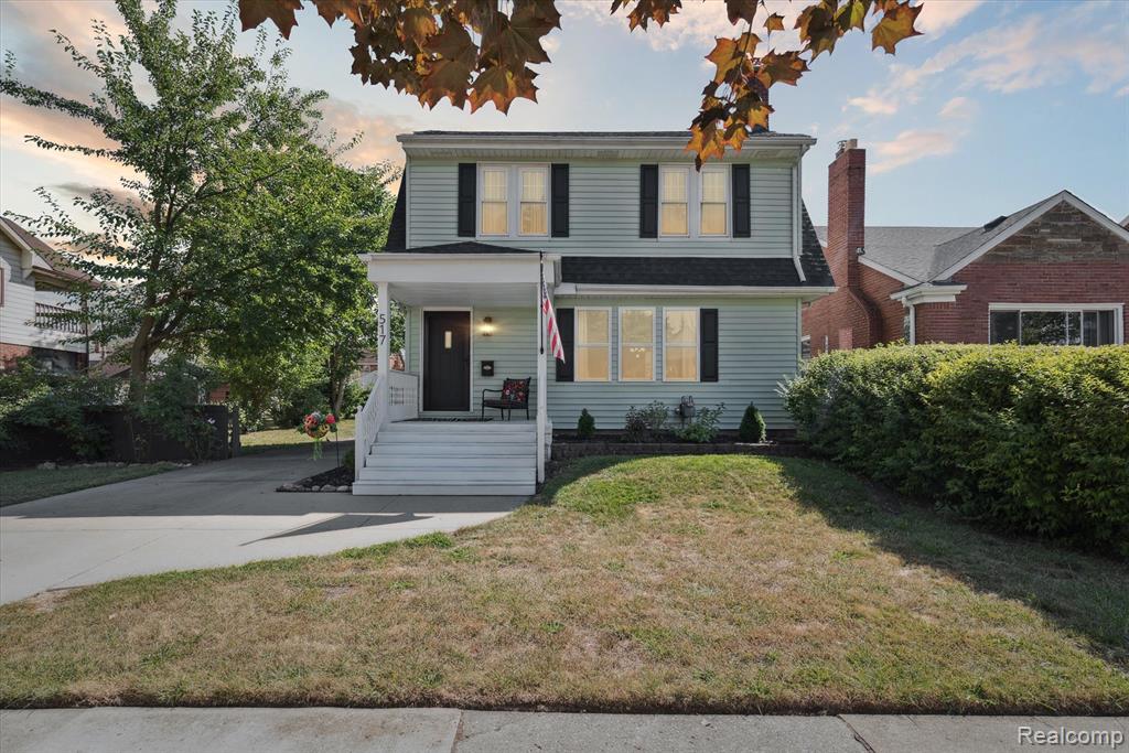 517 Emmons Boulevard, Wyandotte, MI 48192 — Photo 2