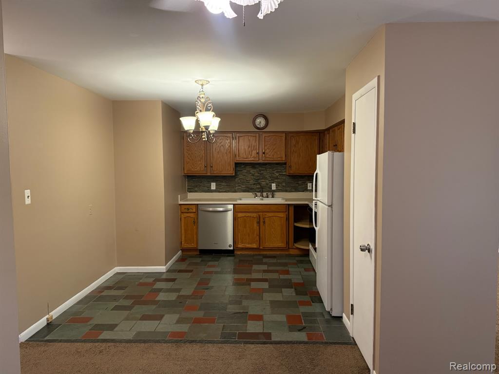 982 N Adams Road, Birmingham, MI 48009 — Photo 8
