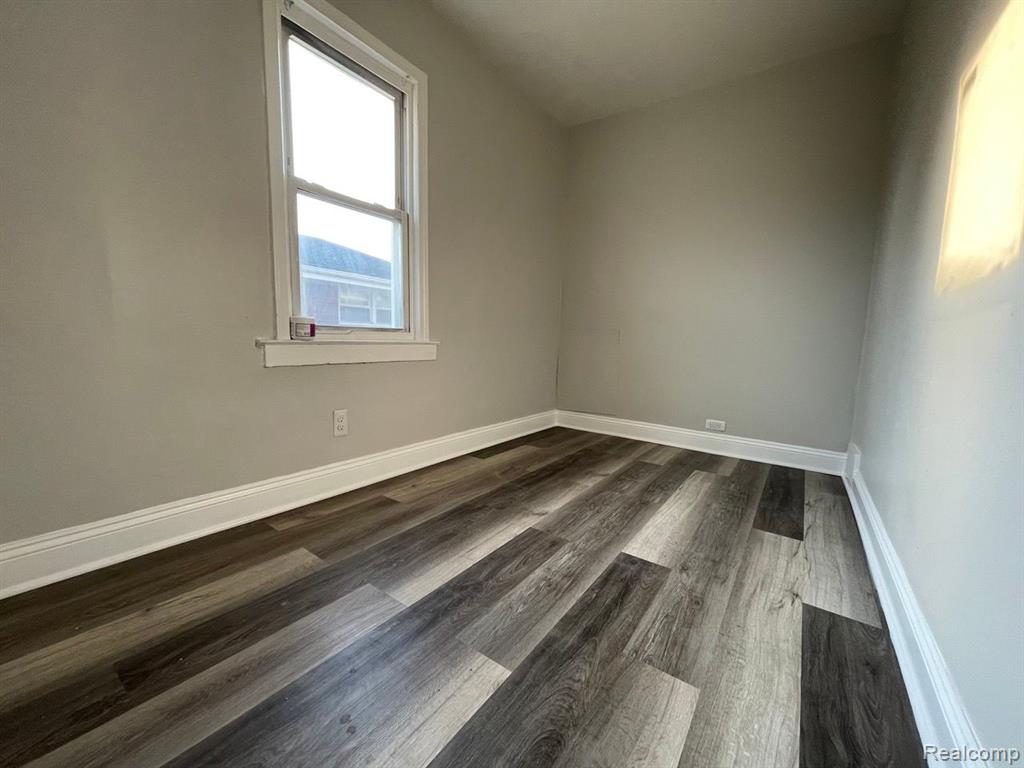 8041 STERLING, Center Line, MI 48015 — Photo 7