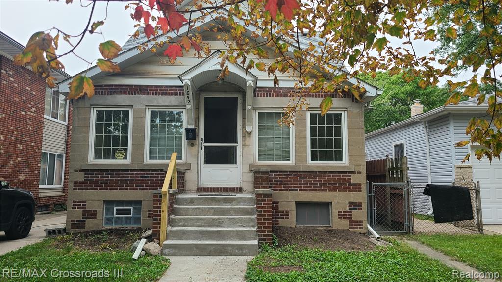 1852 Saint Johns Boulevard, Lincoln Park, MI 48146