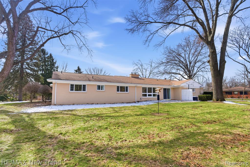 1043 Westview Road, Bloomfield Hills, MI 48304 — Photo 40