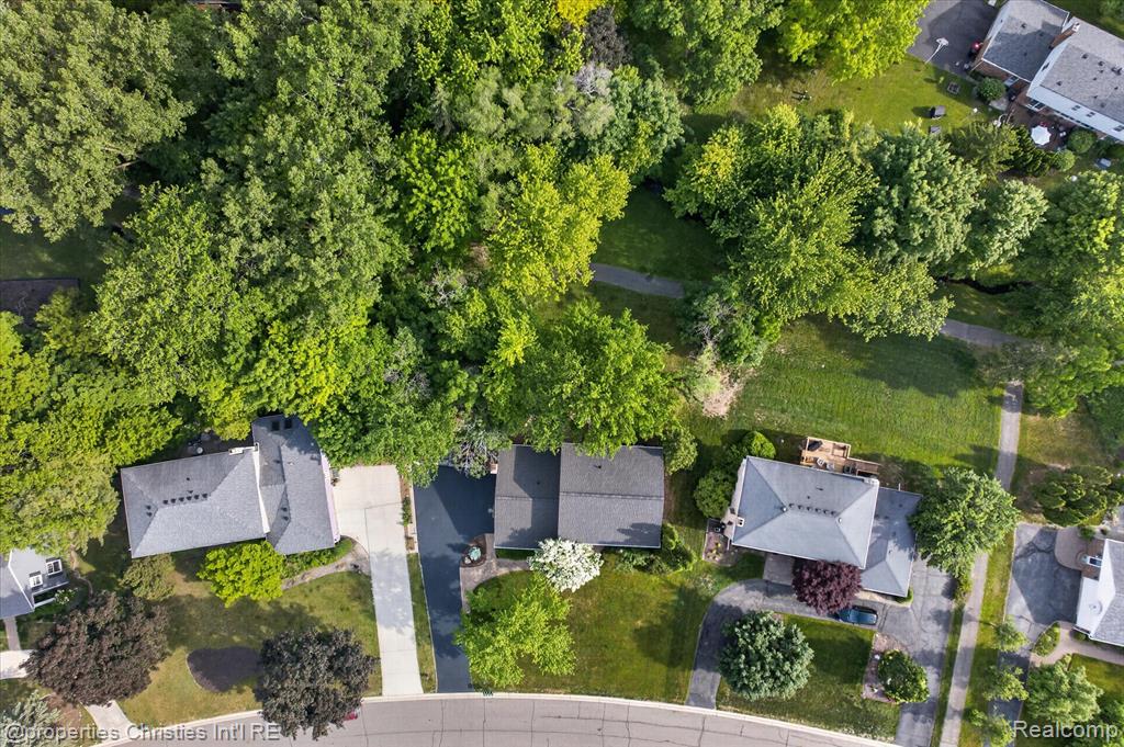 4352 Greenstown Drive, West Bloomfield, MI 48323 — Photo 77