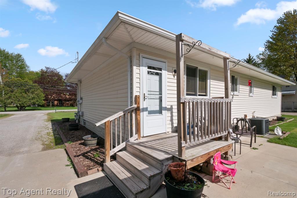 54951 Ridge Road, New Baltimore, MI 48047 — Photo 7