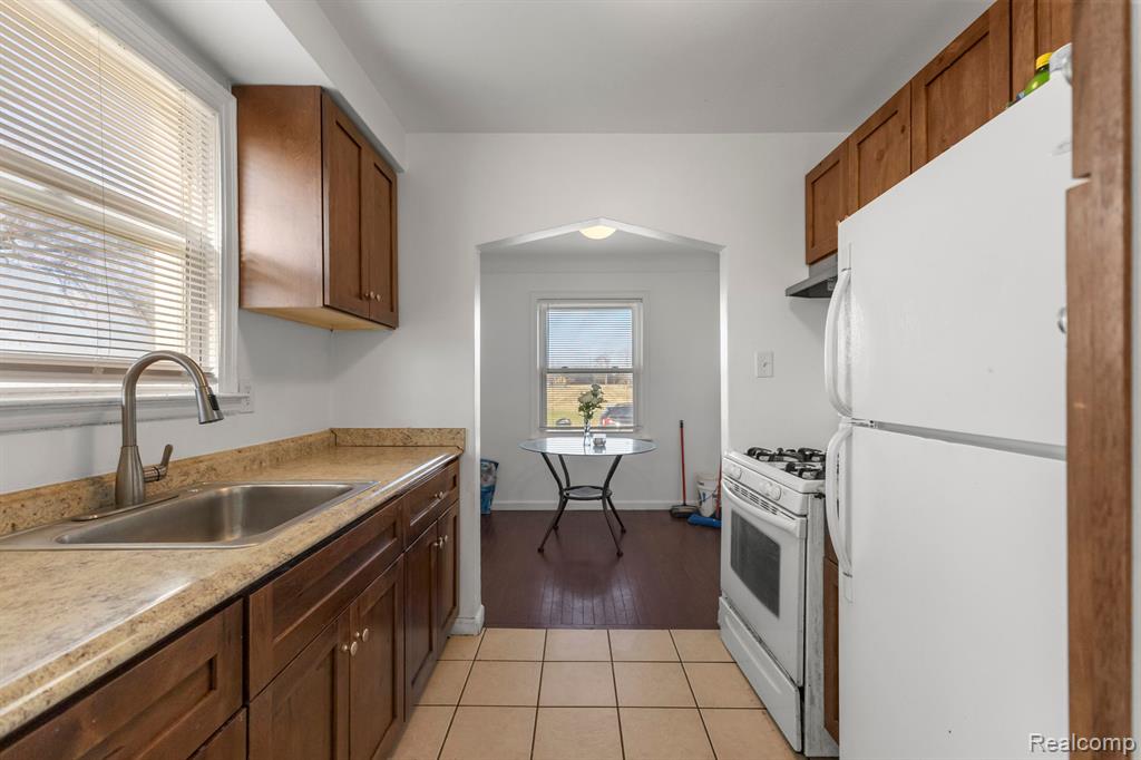 8690 TRINITY Street, Detroit, MI 48228 — Photo 13