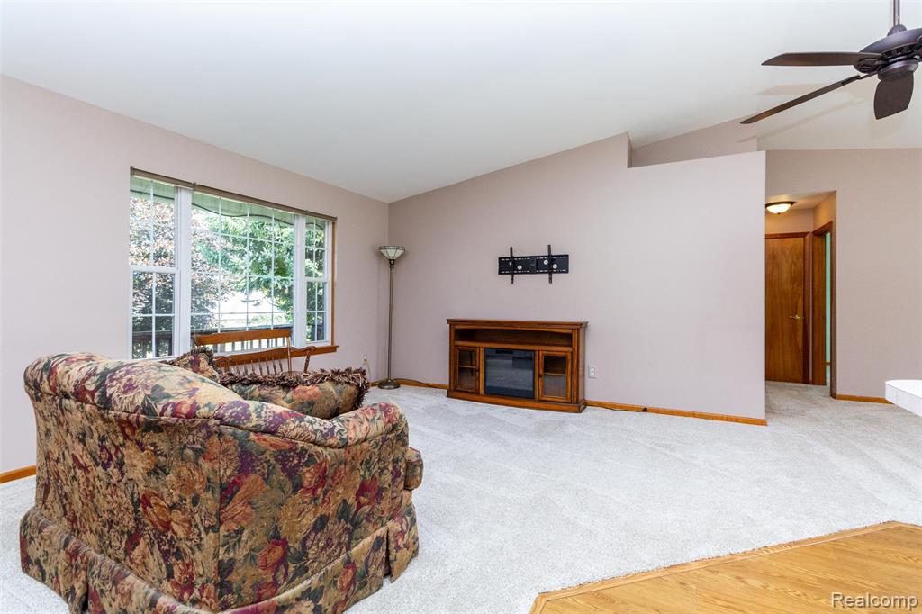 11270 Linda Kay, Goodrich Vlg, MI — Photo 8