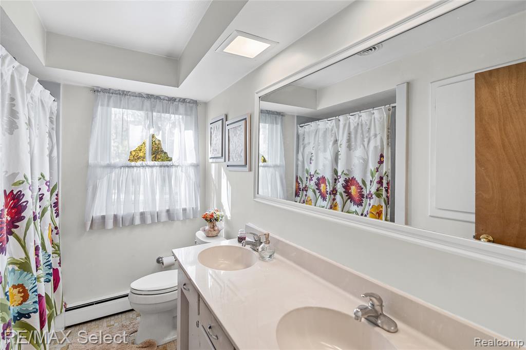 550 W Rose Center Road, Holly, MI 48442 — Photo 22