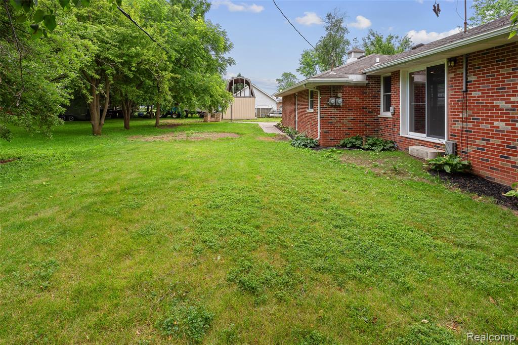 4408 S Lake Drive, Newport, MI 48166 — Photo 30