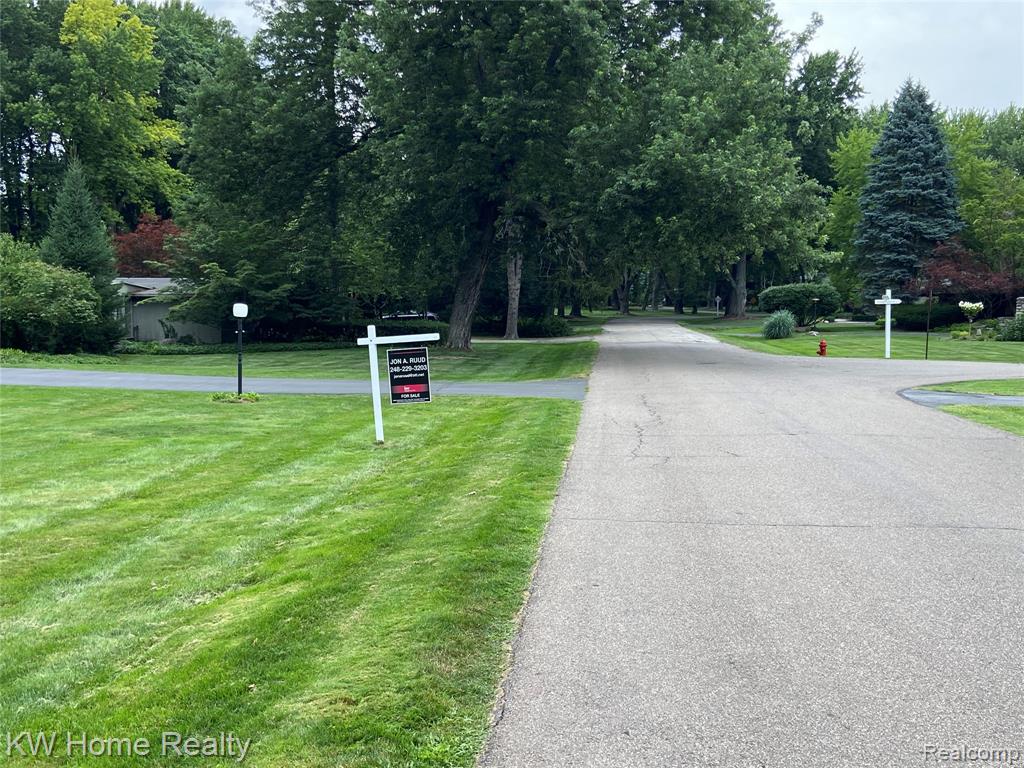 5660 Crabtree Road, Bloomfield Hills, MI 48301 — Photo 38