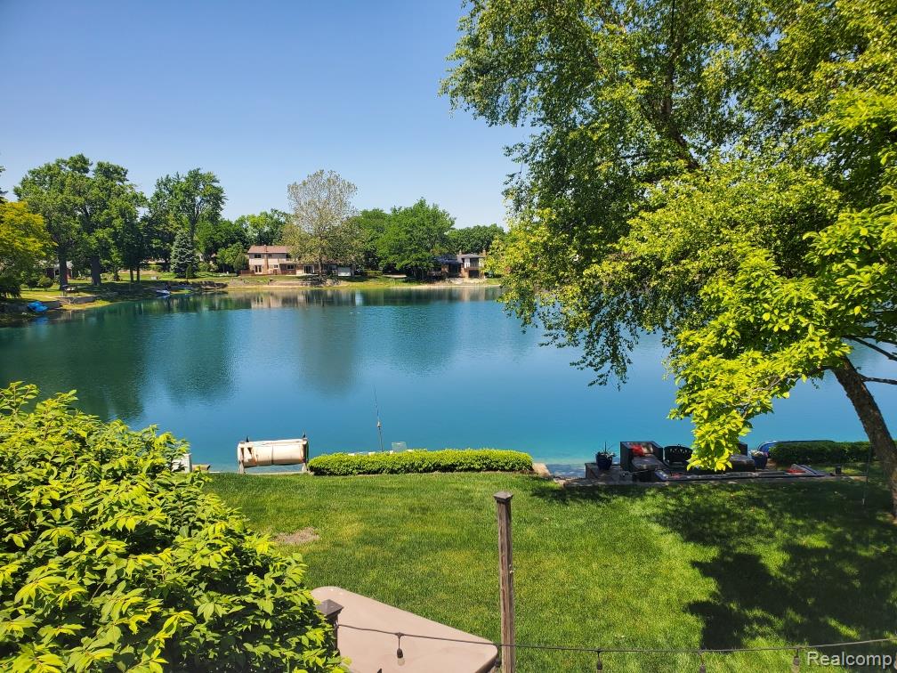 1847 Lyster Lane, Troy, MI 48085 — Photo 27