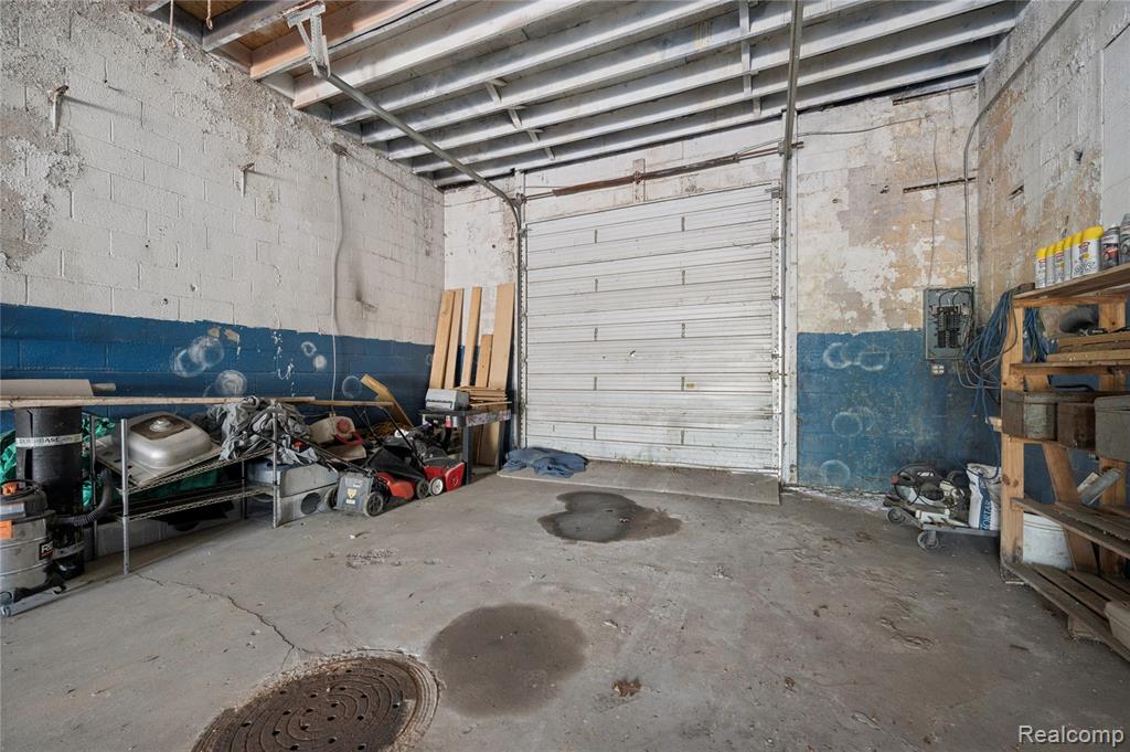 300 Oakwood, Detroit, MI 48217 — Photo 17