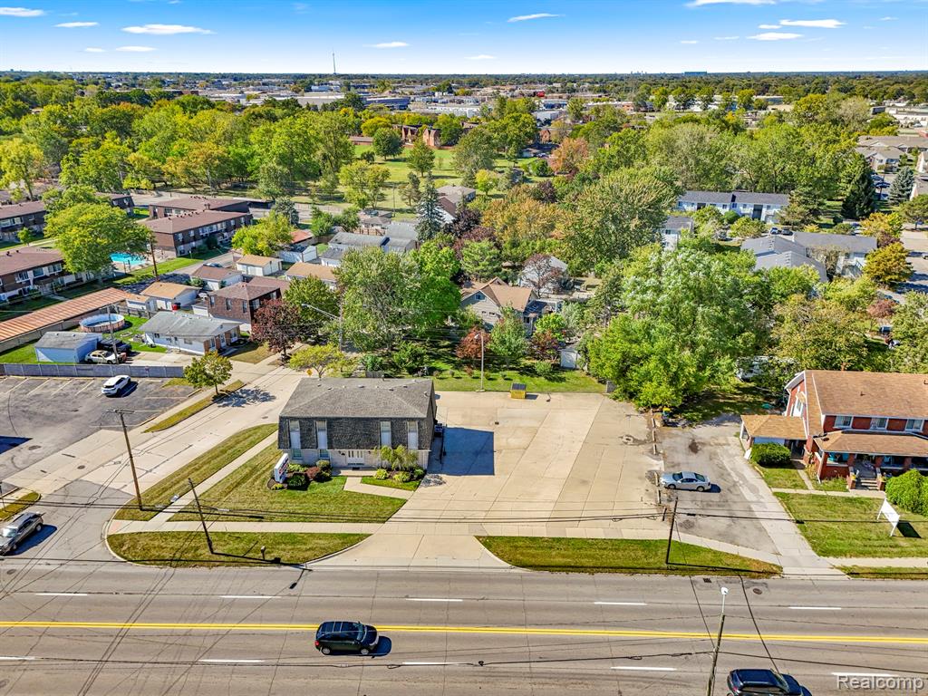 30401 UTICA Road, Roseville, MI 48066 — Photo 9