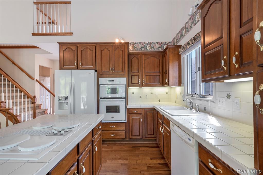 6161 Golfside Court, Grand Blanc, MI 48439 — Photo 8