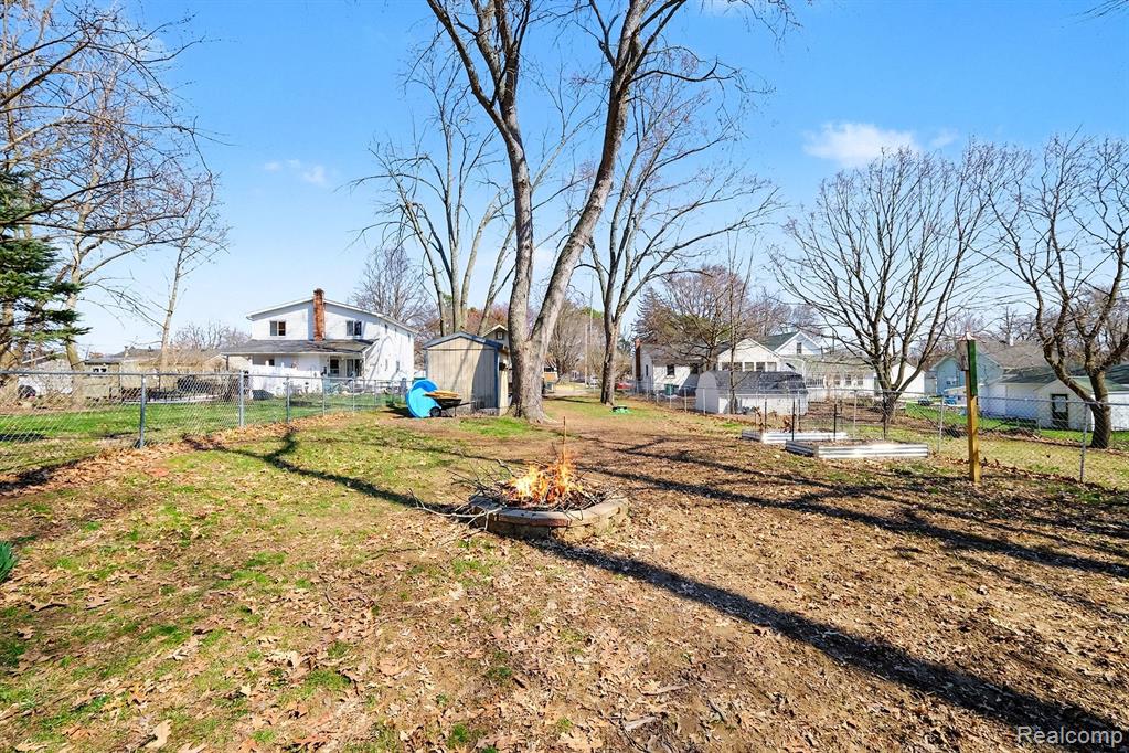 203 Boman Street, Flushing, MI 48433 — Photo 17