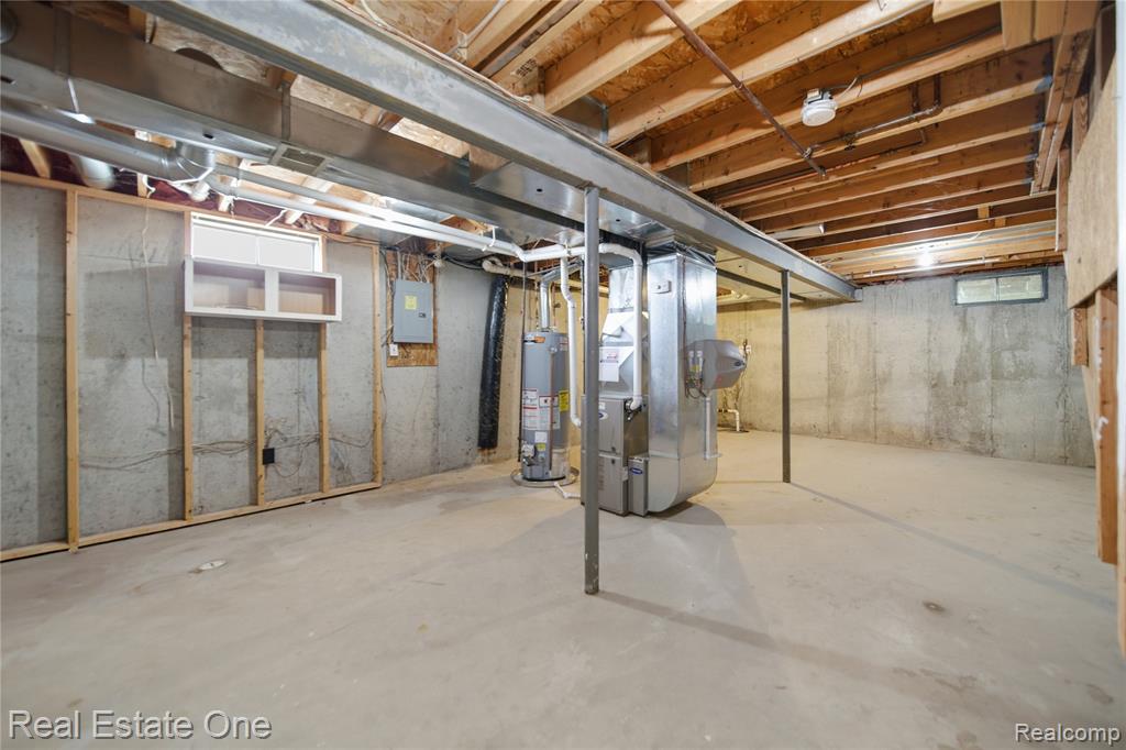415 Ventnor Commons, Howell, MI 48843 — Photo 23