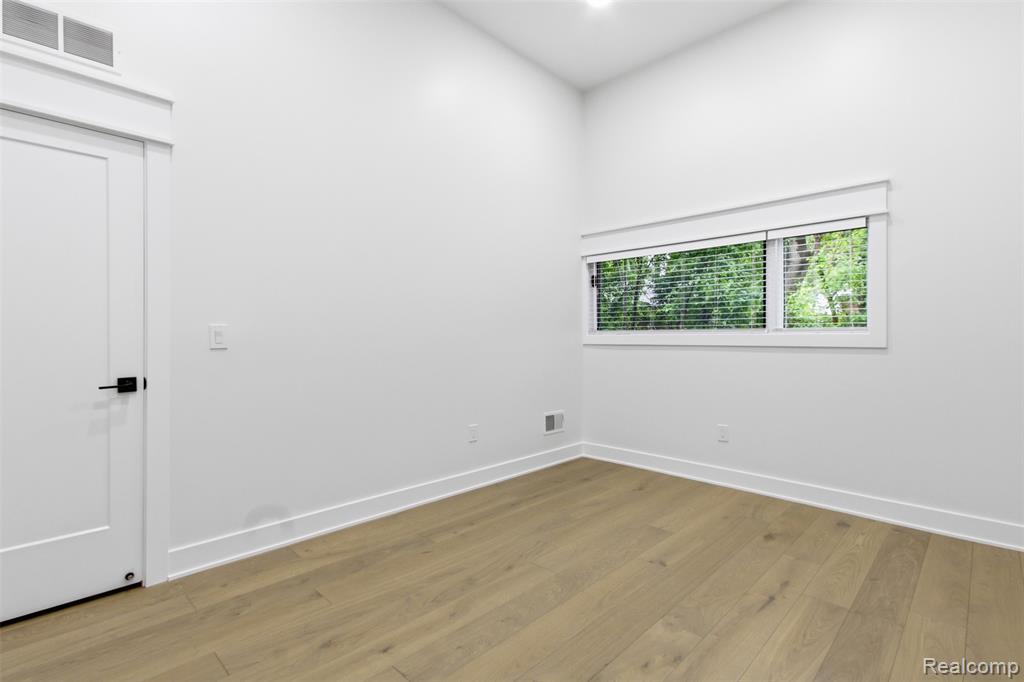 130 McKinley Drive, Troy, MI 48098 — Photo 19