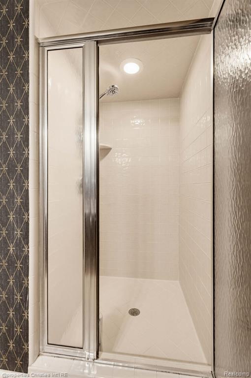 14281 Bournemuth Drive, Utica, MI 48315 — Photo 37