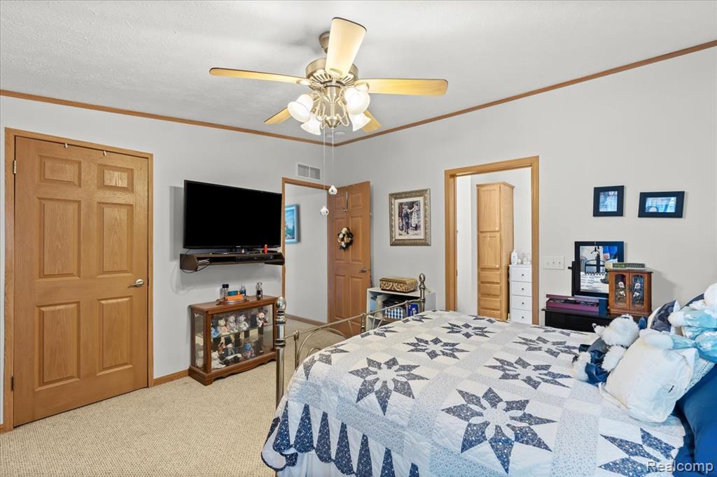 11092 Indianwood Court, South Lyon, MI 48178 — Photo 13