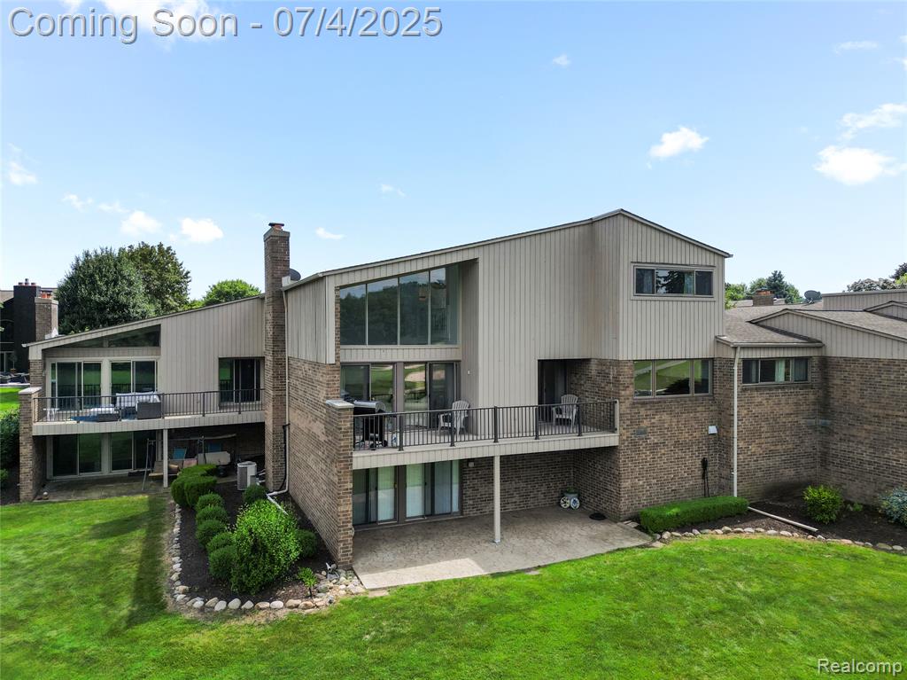 938 Brookwood Lane E, Rochester, MI 48309 — Photo 48
