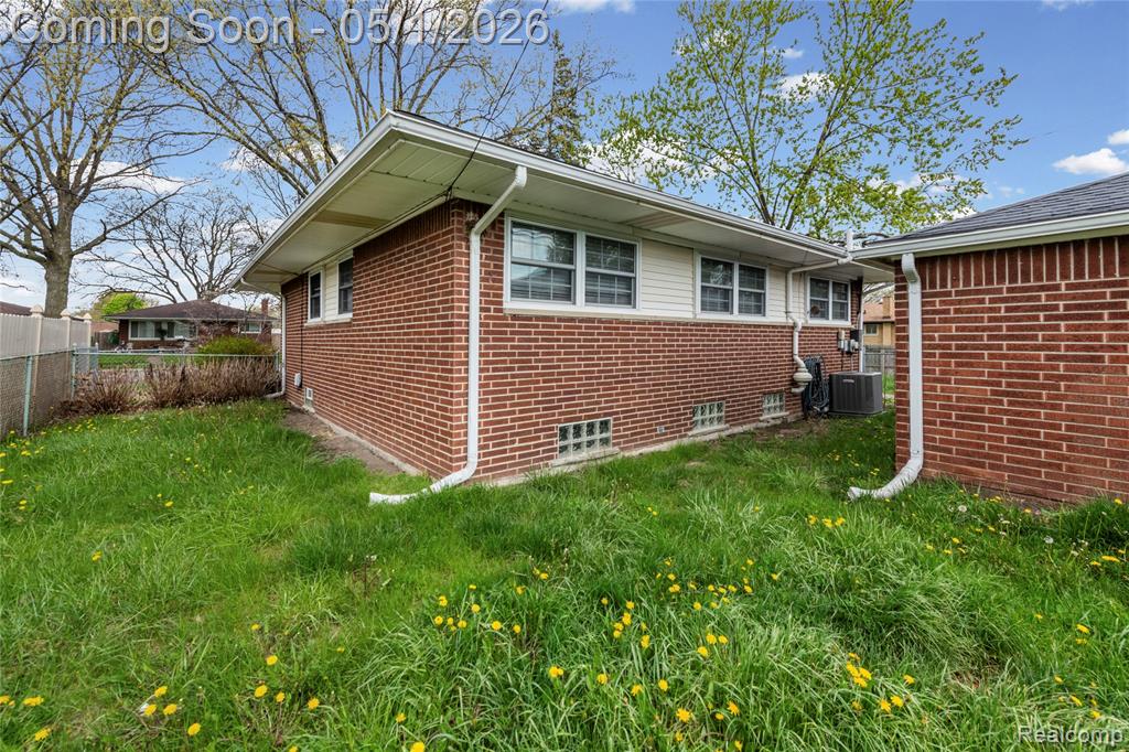 24620 Wood Street, Saint Clair Shores, MI 48080 — Photo 16