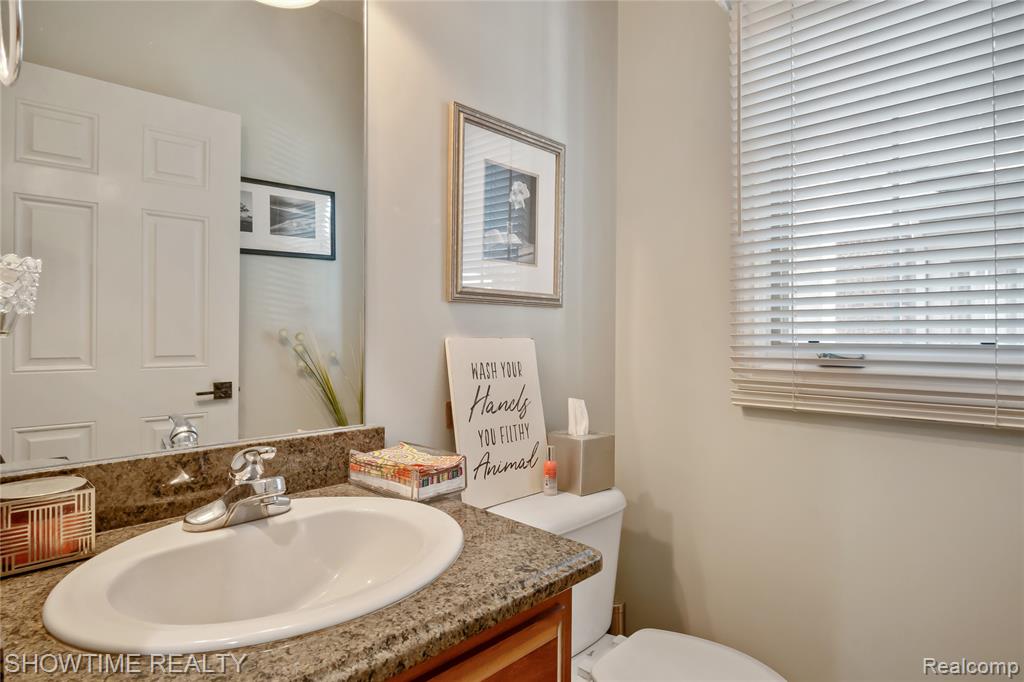 4341 Summer Place, Shelby Twp, MI 48316 — Photo 25